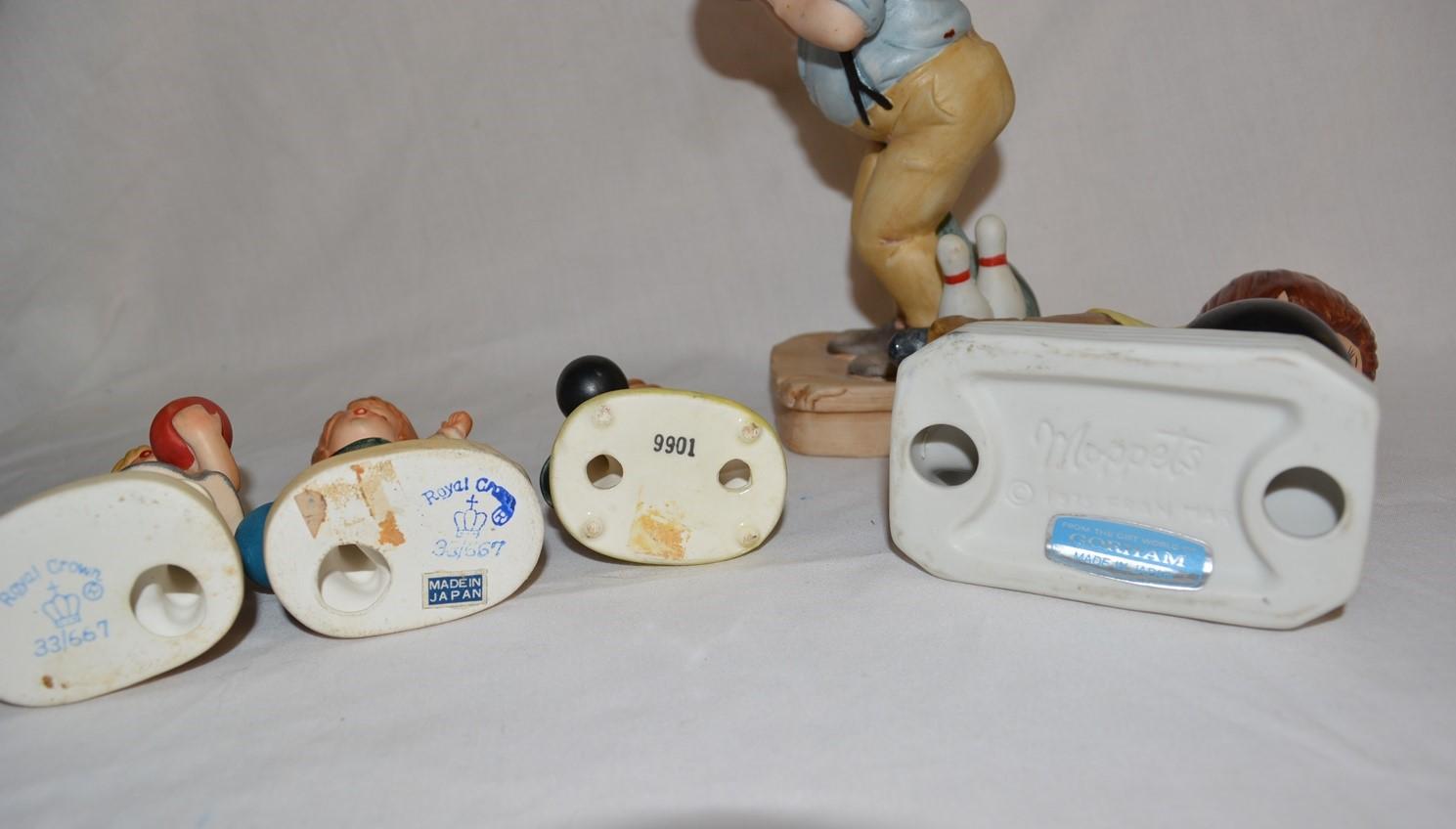 LOT OF CERAMIC BOWLING FIGURINES AND TRAY