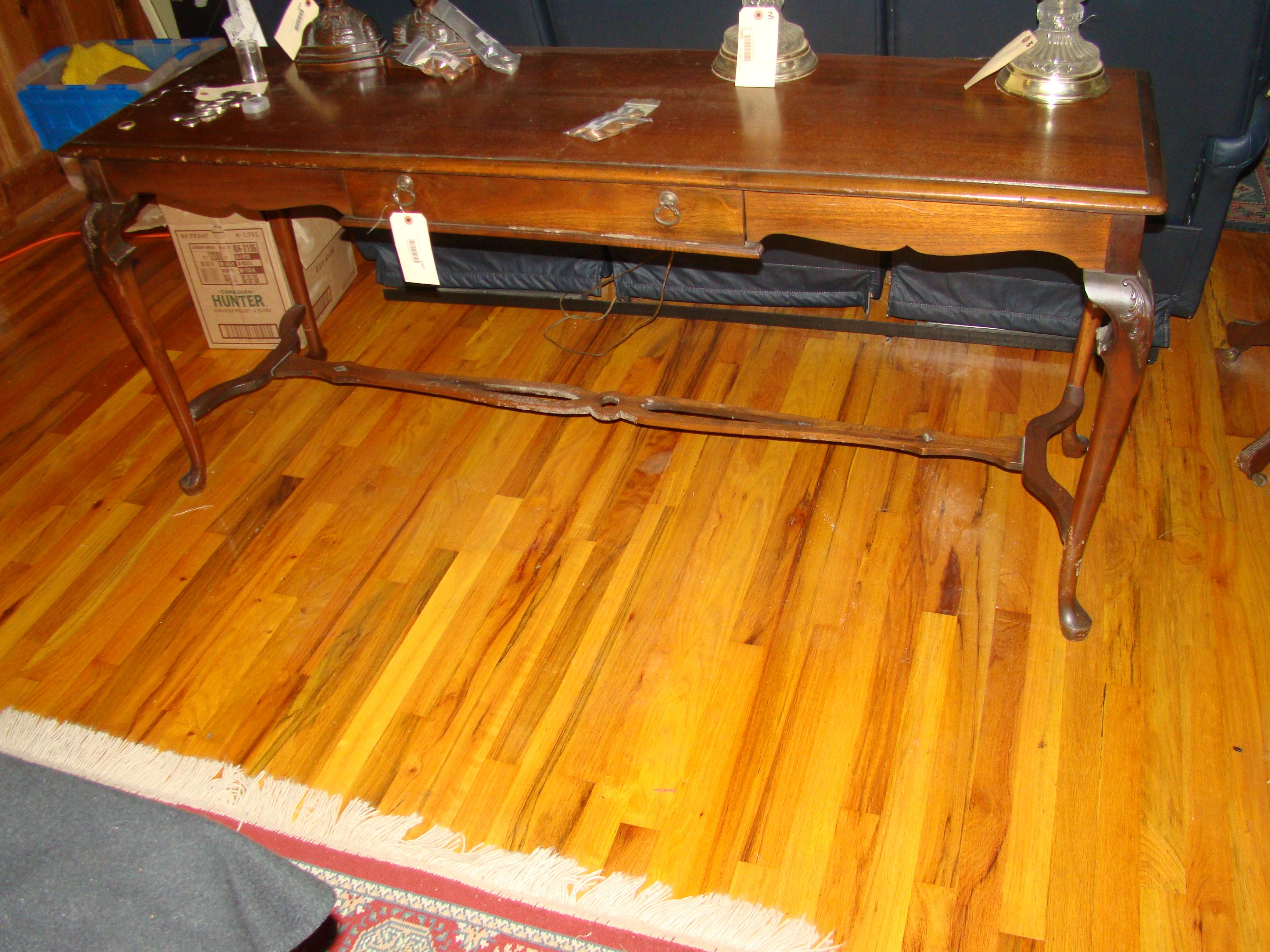 SUPER NICE MAHOGANY LIBRARY TABLE