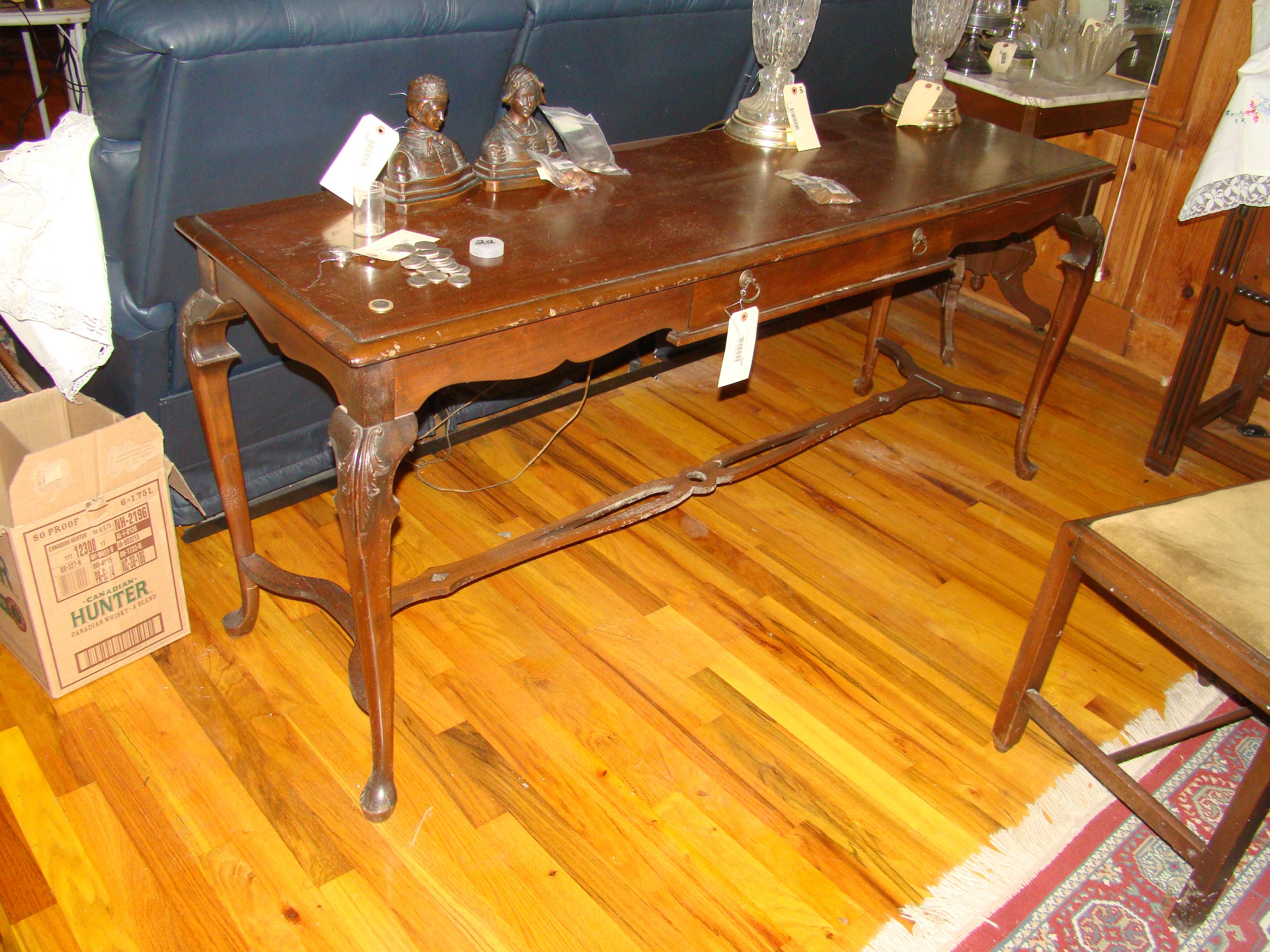 SUPER NICE MAHOGANY LIBRARY TABLE