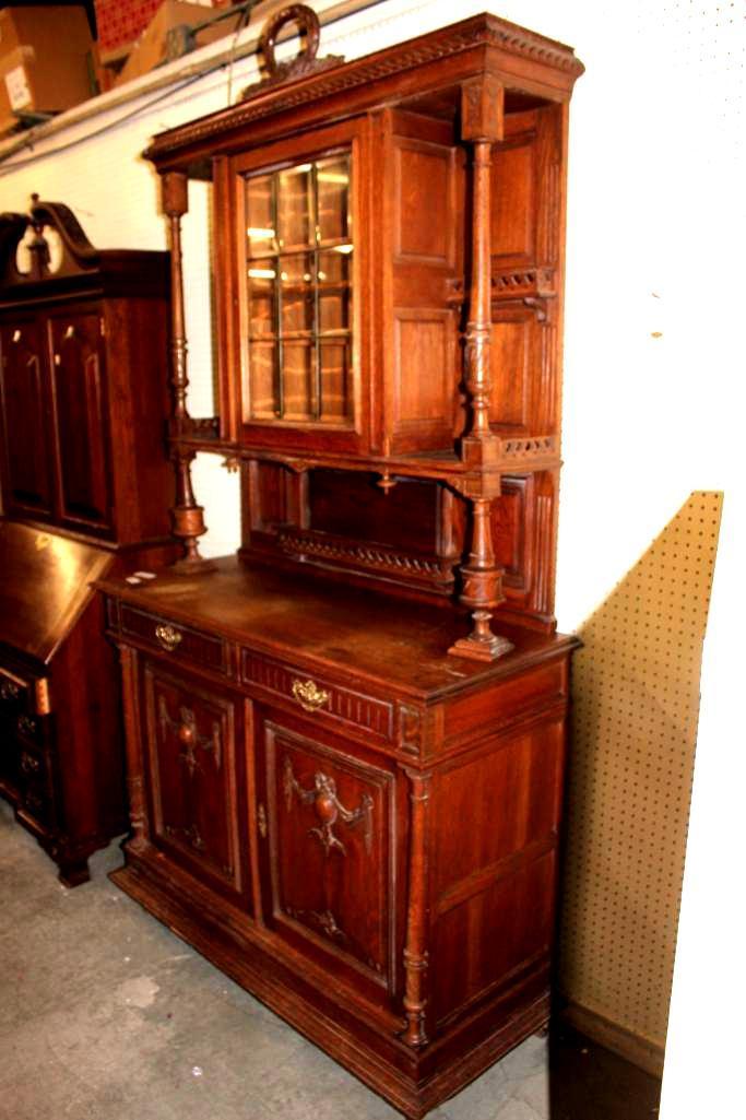 Excellent English Oak Court Cupboard