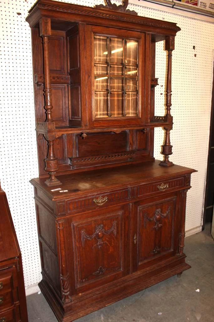 Excellent English Oak Court Cupboard