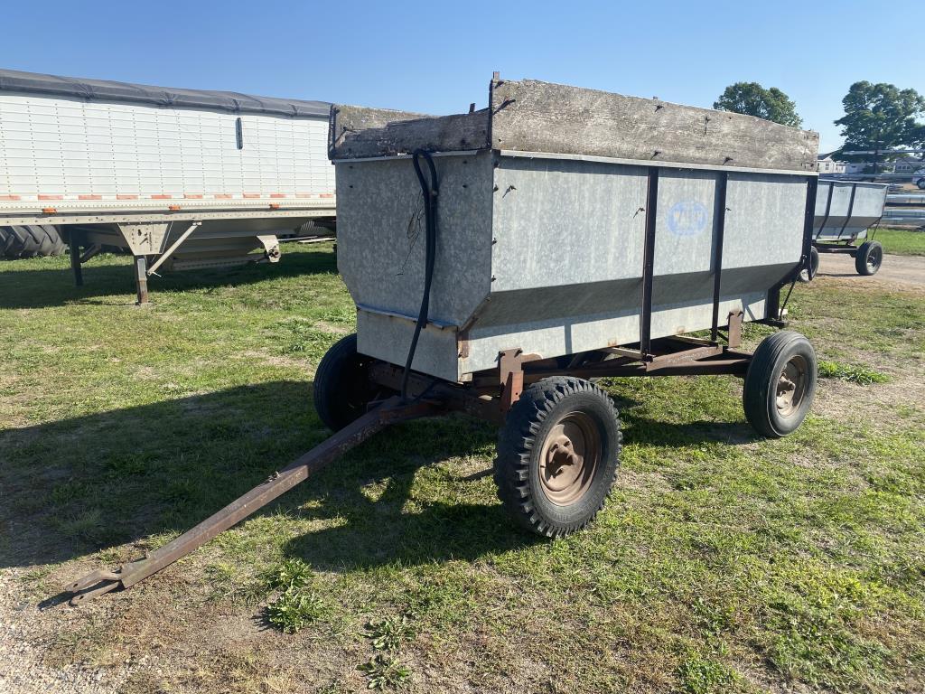 WALSH FLARE BOX WAGON ON GEAR W/ HYD DUMP