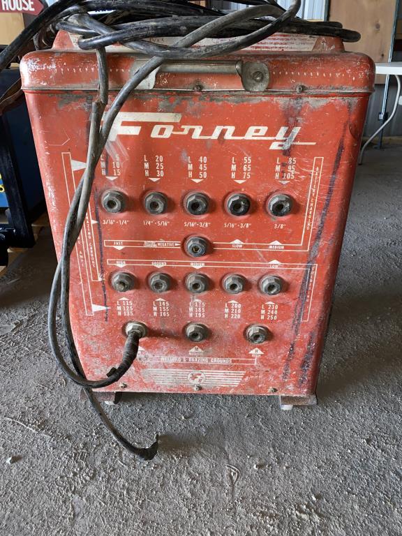 FORNEY MODEL CB AC ARC WELDER ON ROLLING WHEELS SINGLE PHASE, 250 AMP OUTPU