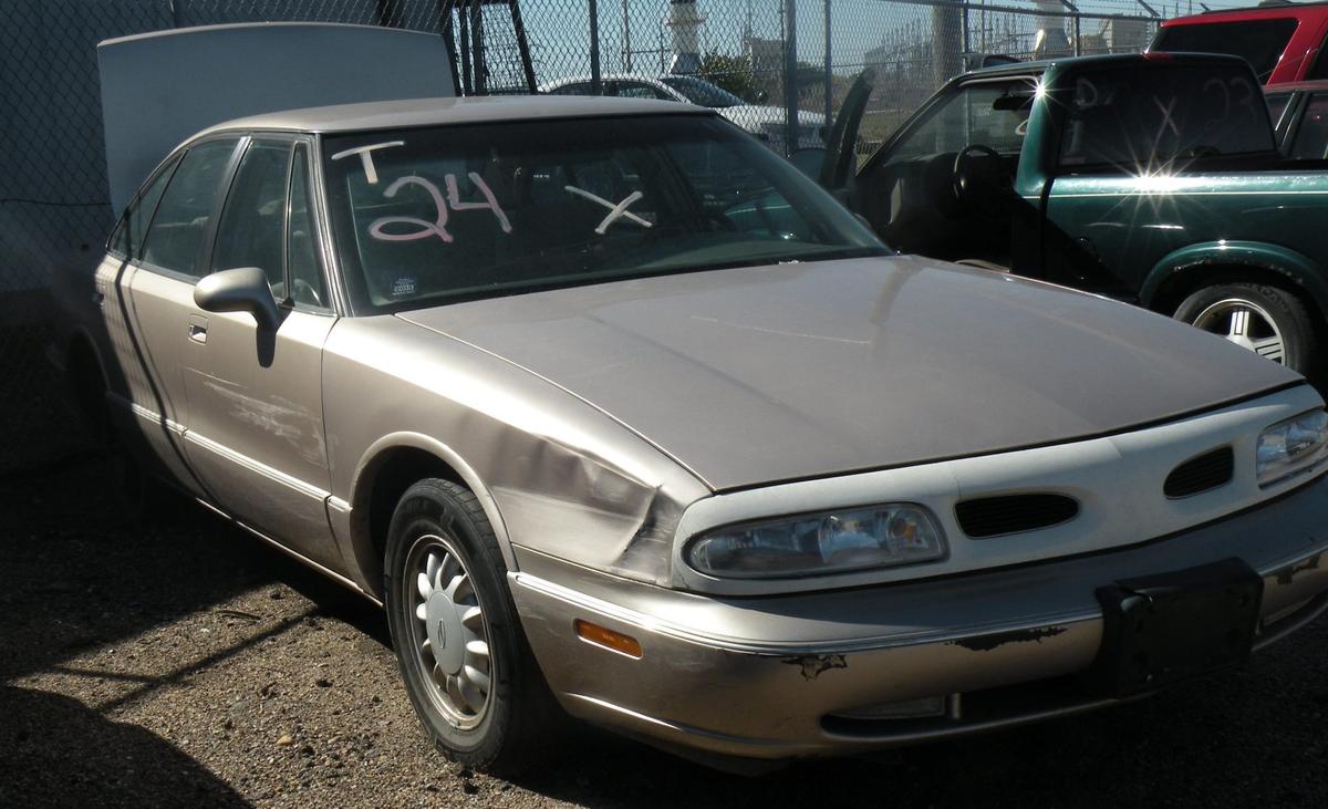 1999 OLDSMOBILE 88LS