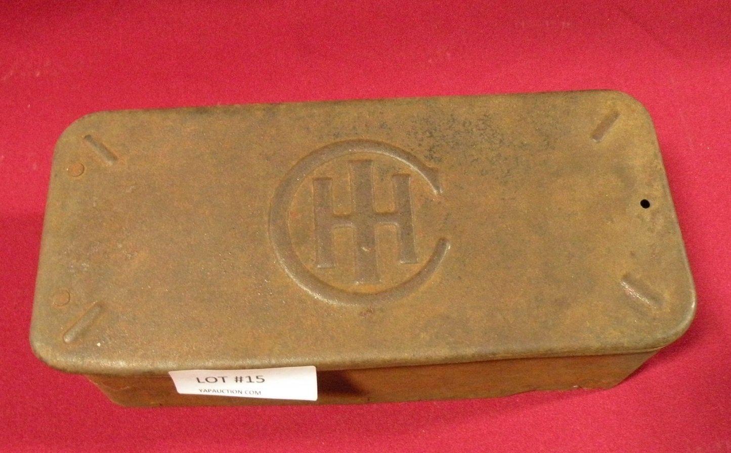 INTERNATIONAL HARVESTER TIN TOOLBOX