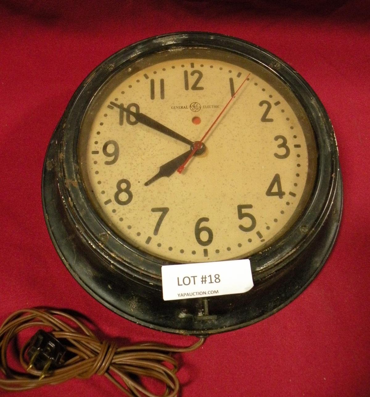 VTG. GENERAL ELECTRIC WALL CLOCK - WORKS