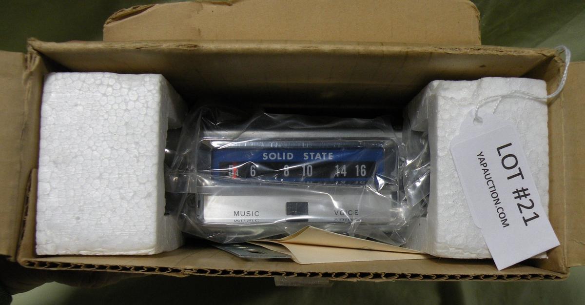SOLID STATE MODEL 100-M AM AUTO RADIO W/BOX - NEW OLD STOCK