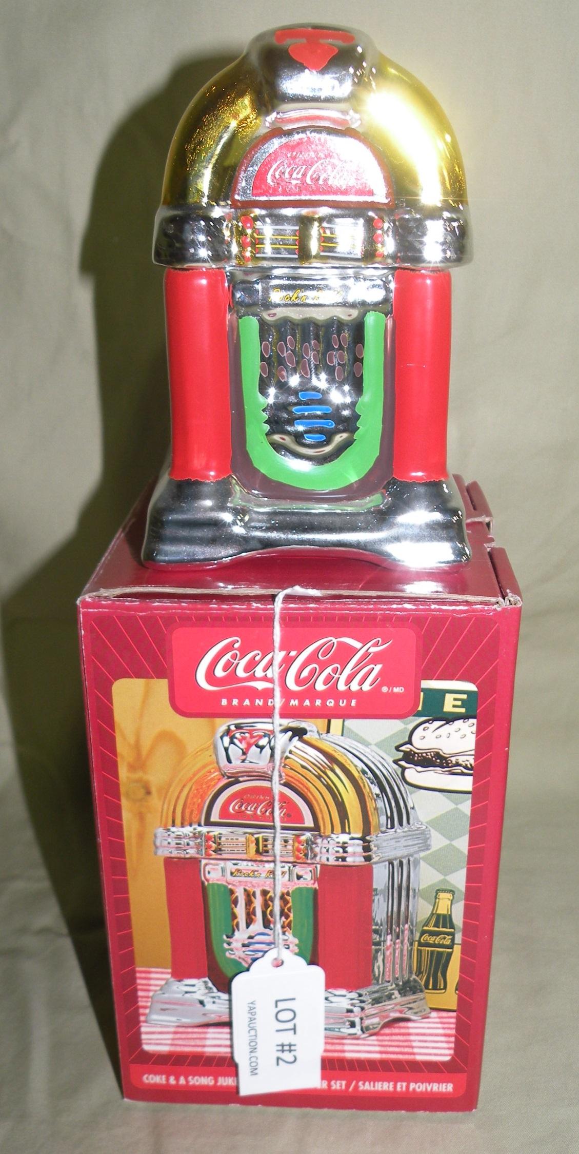 COCA COLA SAT/PEPPER SHAKER SET W/BOX