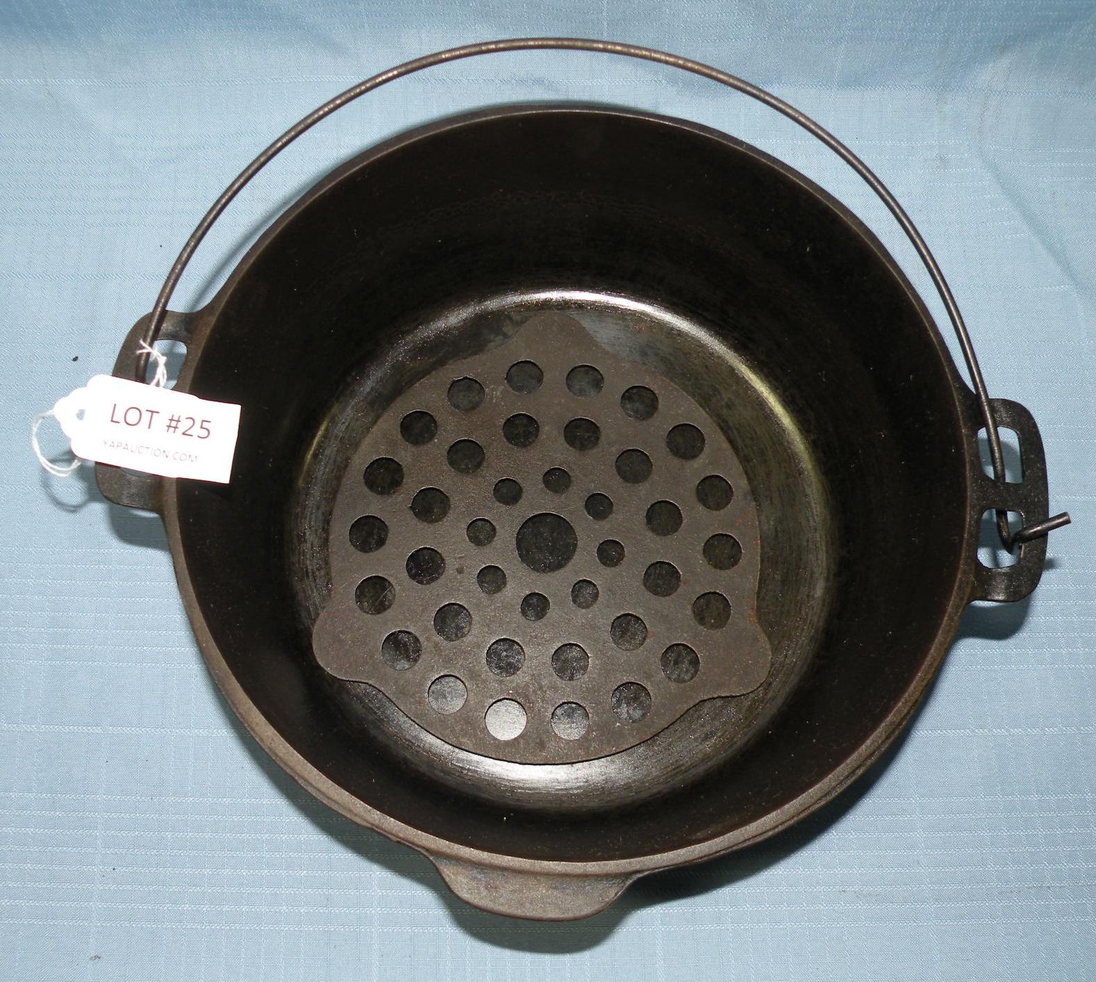 WAGNER CAST IRON DUTCH OVEN W/TRIVET