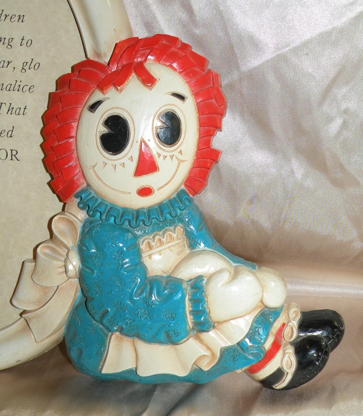 1977 RAGGEDY ANN & ANDY PLASTIC PICTURE FRAME - THE GRUELLE IDEAL SAYING