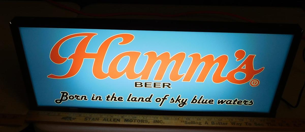 HAMM'S BEER PLASTIC LIGHTED SIGN - WORKS