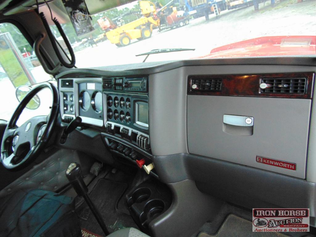 2011 Kenworth T800 Day Cab w/ Cummins ISX15 500 HP Engine