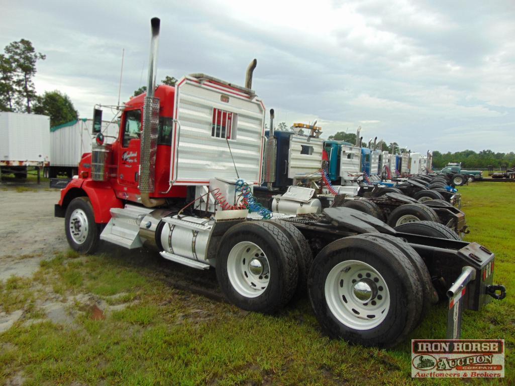 2011 Kenworth T800 Day Cab w/ Cummins ISX15 500 HP Engine