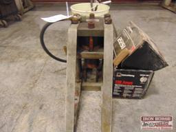 Weatherhead Company Hose Crimper w/ Die