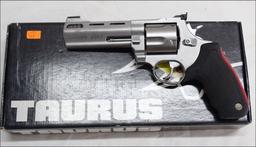 Taurus - 454 Casull Raging Bull - .454  - revolver