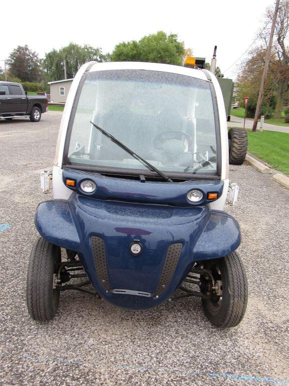 2005 GEM eL Electric Utility vehicle