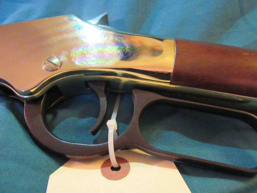 22 cal Henry lever action rifle w. box