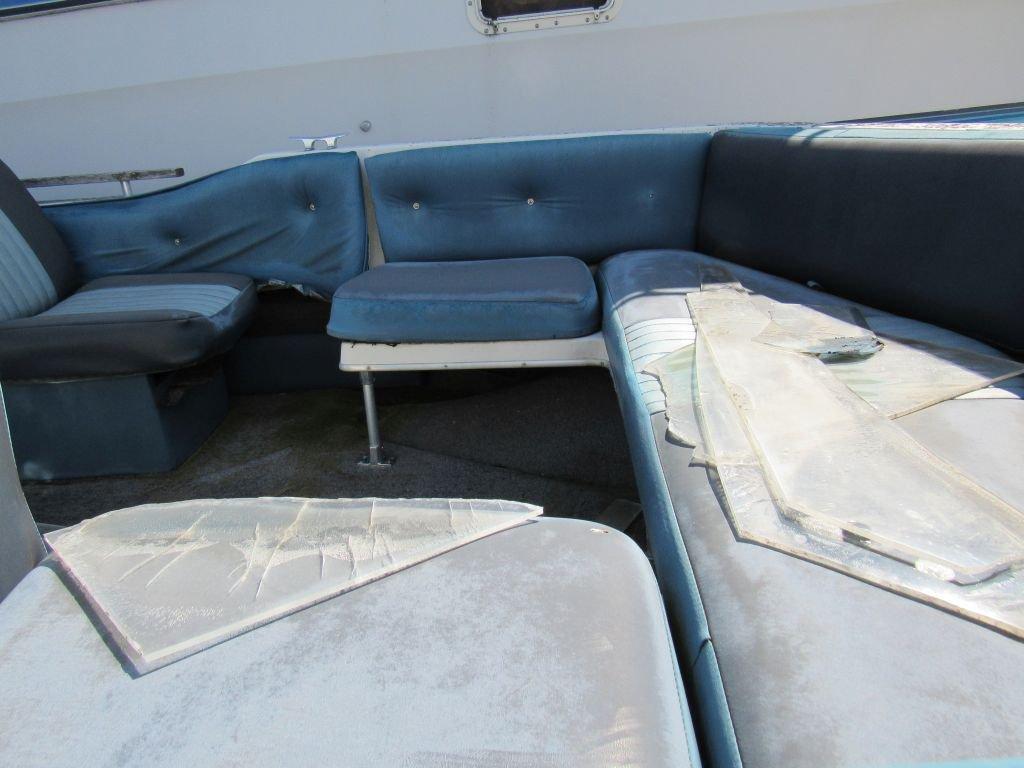 1982 Hurricane Deck Boat