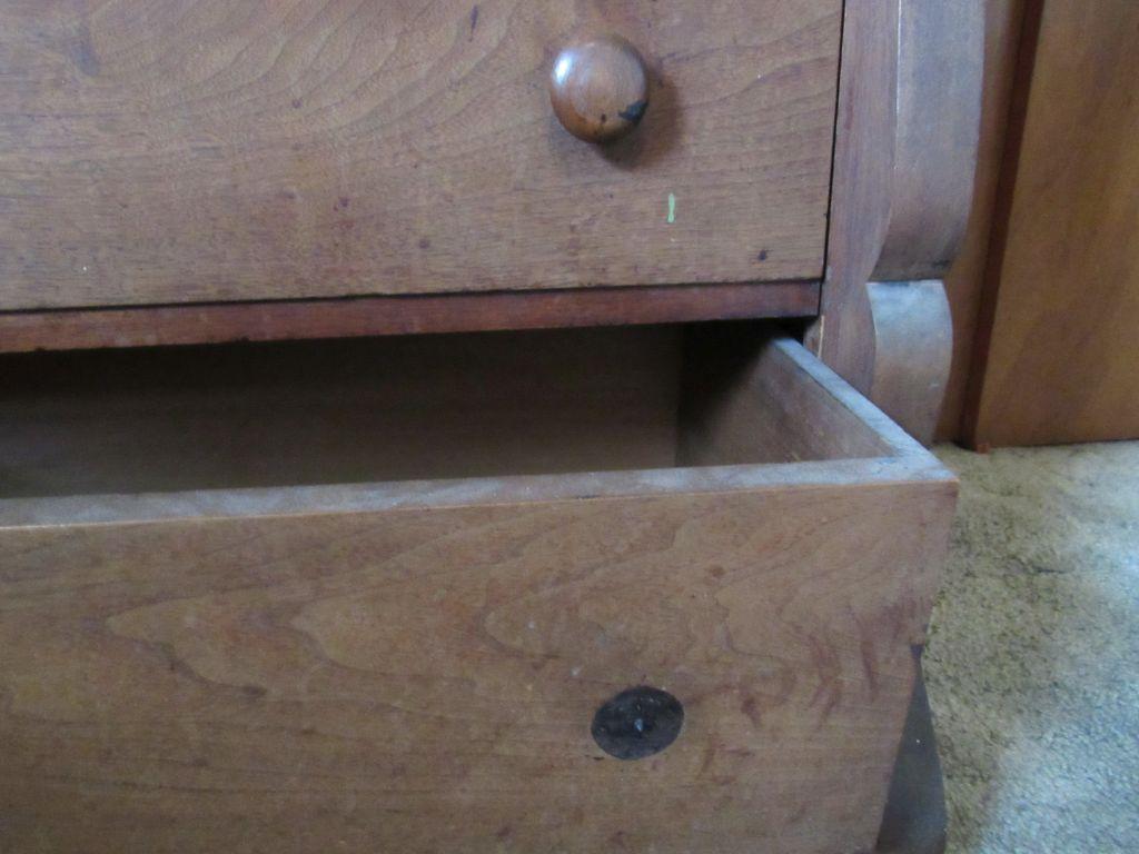 Chest of drawers