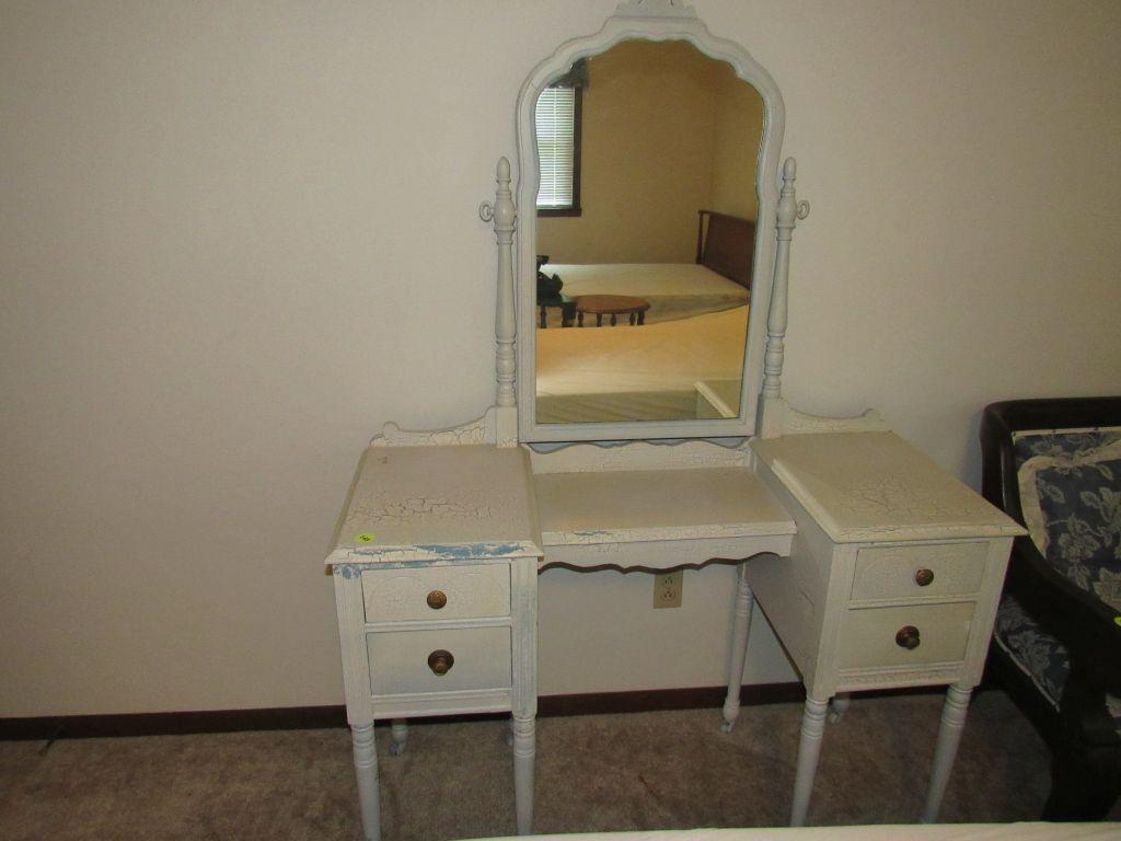 Make-Up Stand with Mirror