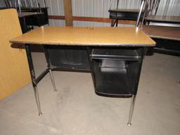 10 School desks