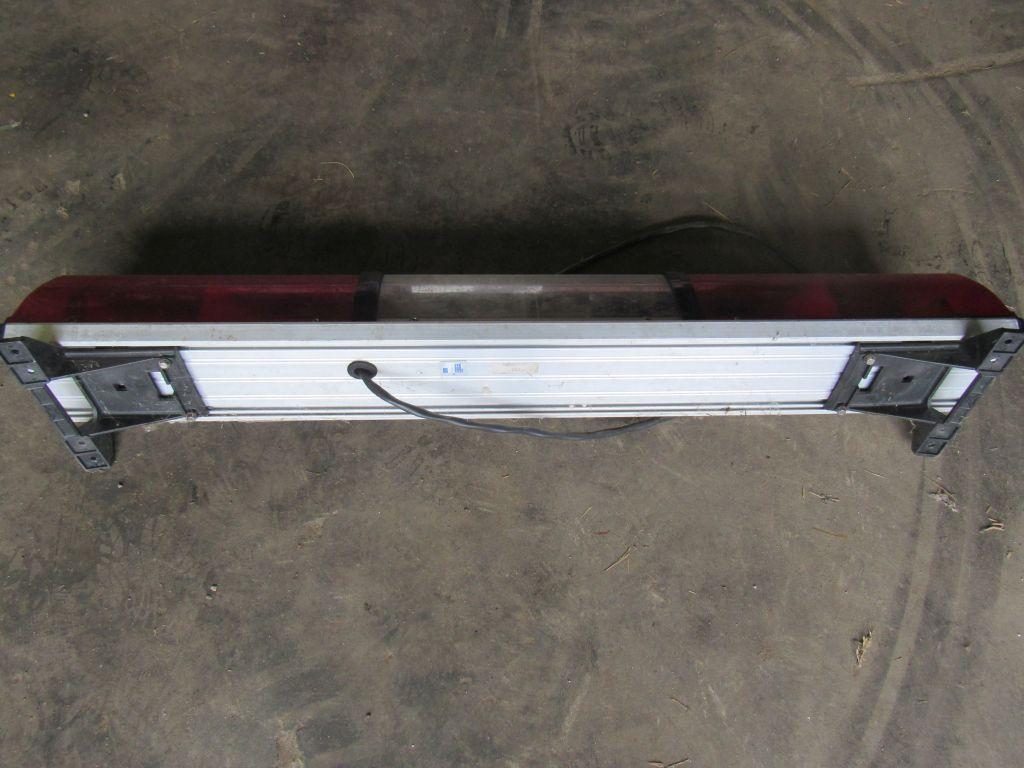 Red & White Light Bar