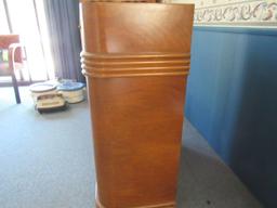 Philco Upright Radio