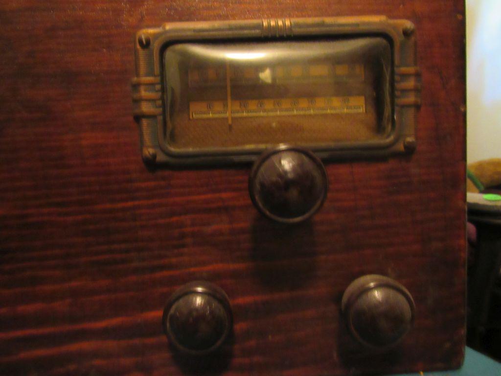 Pair of Tabletop Radios