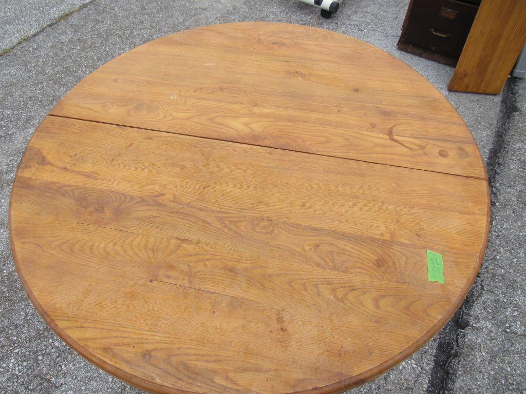 Round Oak Table