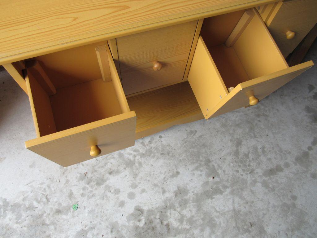 Storage table