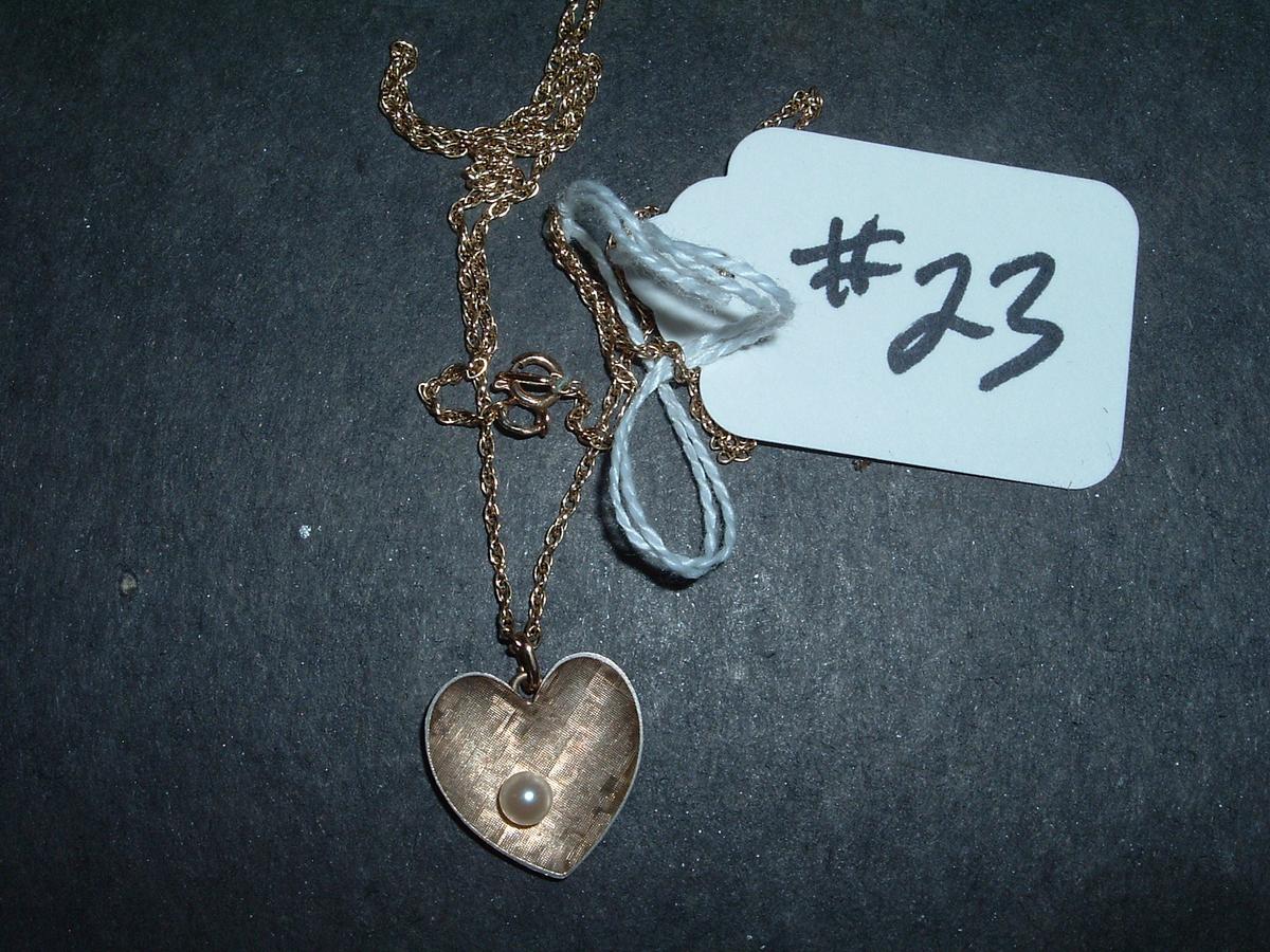 Ladies Pearl Heart Pendant