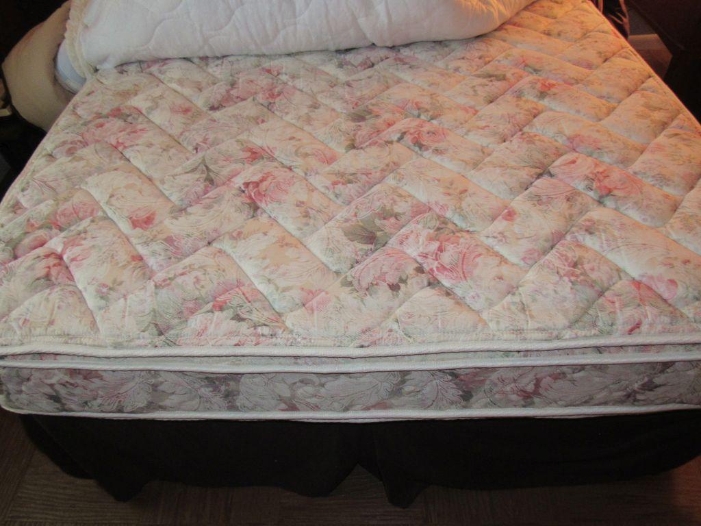 Full size bed