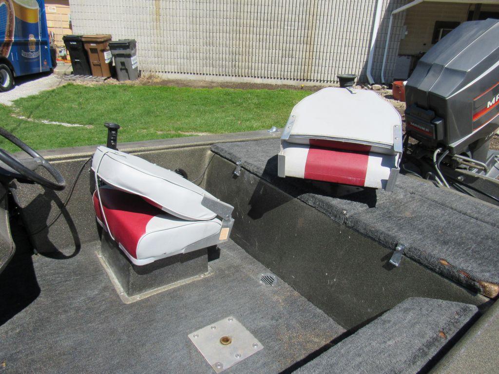 1986 Sylvan Fishing boat w/75 Mariner Motor and trailer