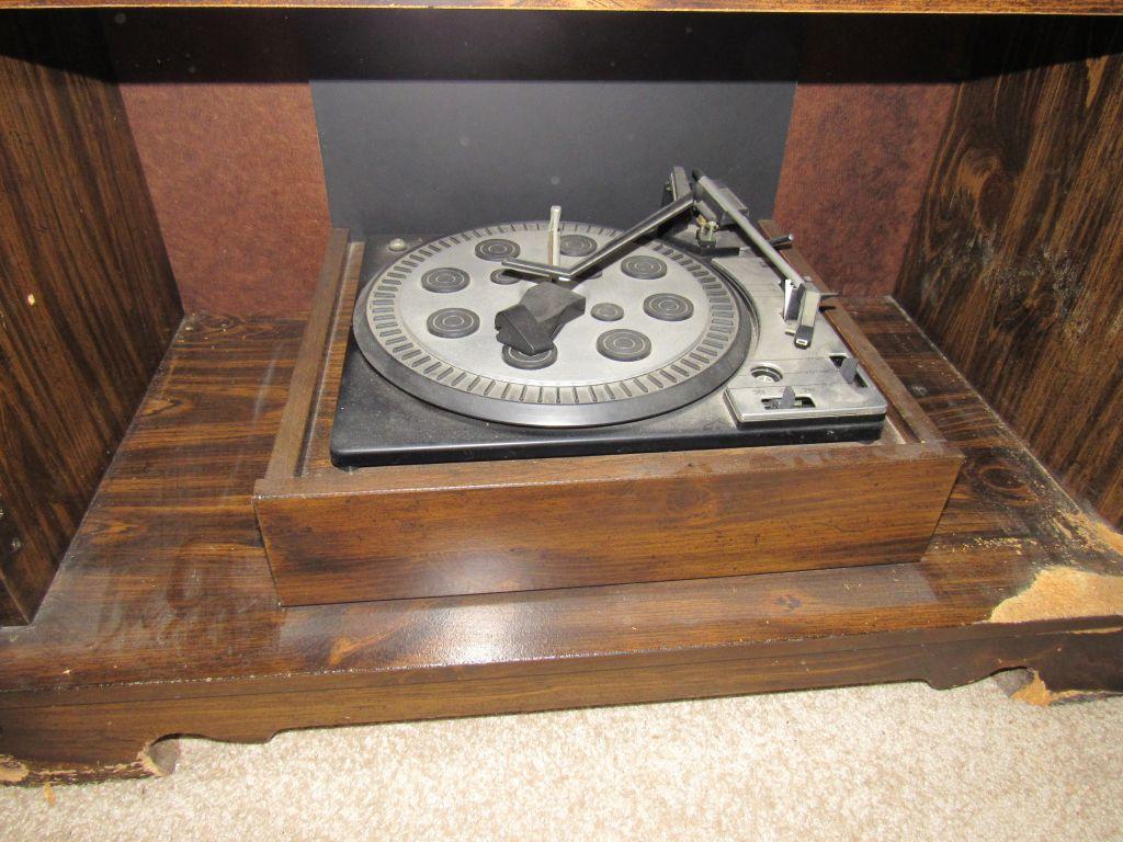 Wooden Stereo & Record Player