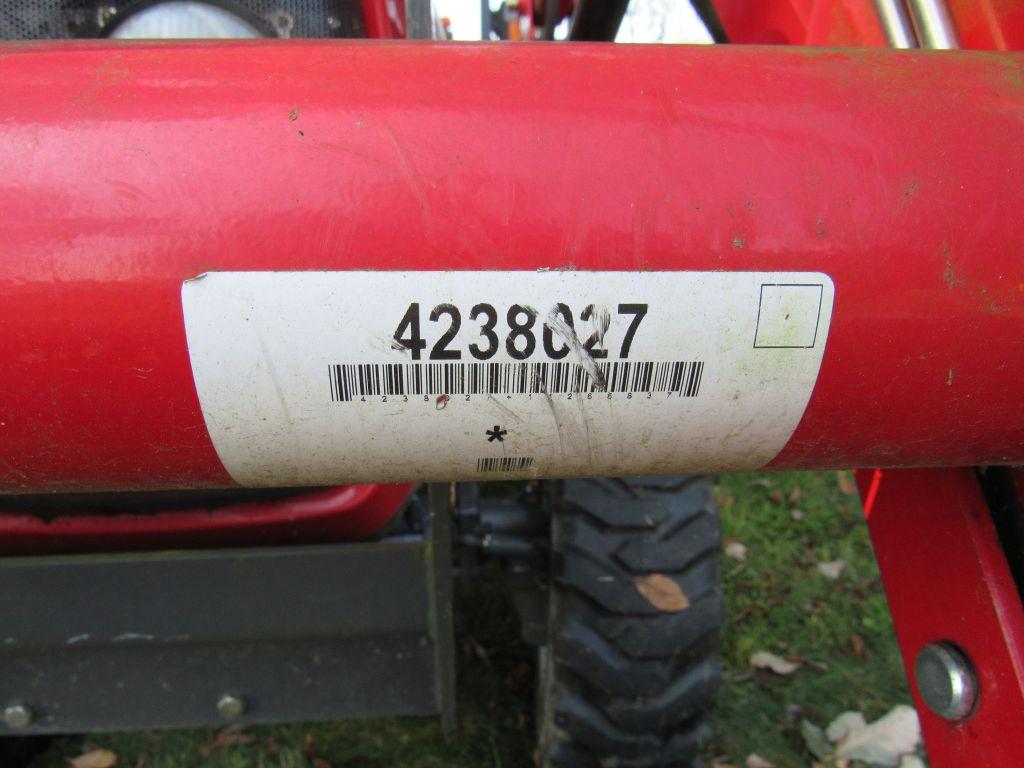 Massey Ferguson Tractor 1529 w/ L100 loader