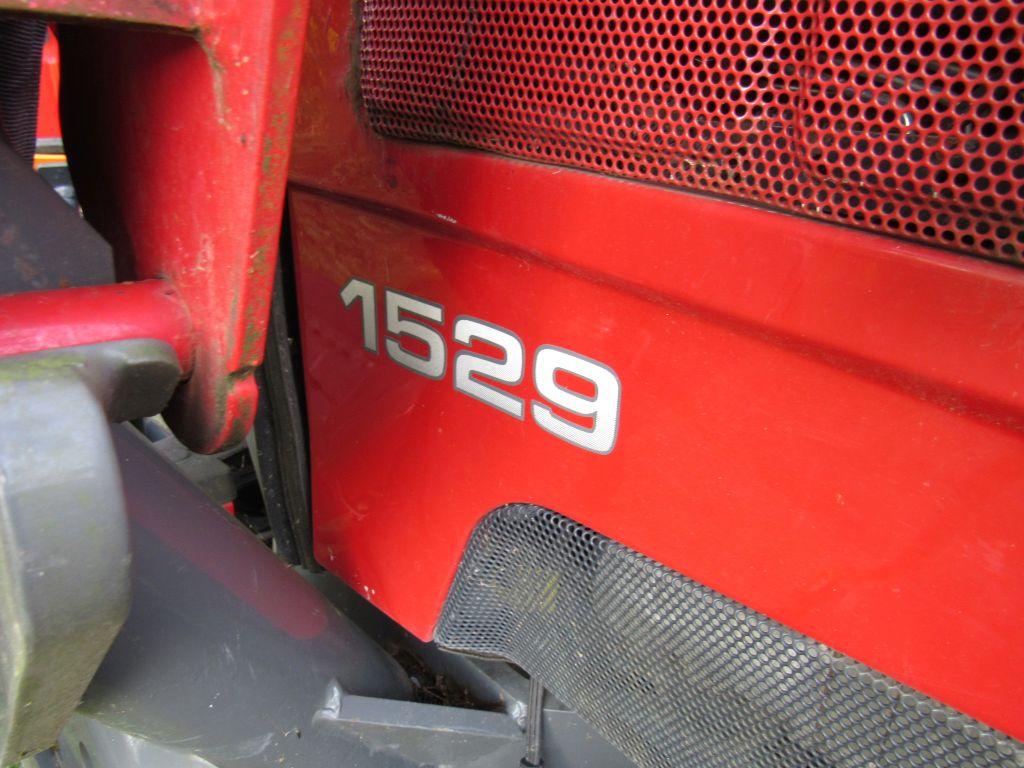 Massey Ferguson Tractor 1529 w/ L100 loader