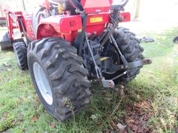 Massey Ferguson Tractor 1529 w/ L100 loader