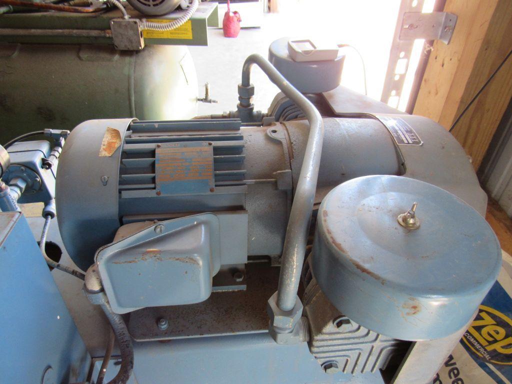 Wayne-Vaughn oil-less compressor