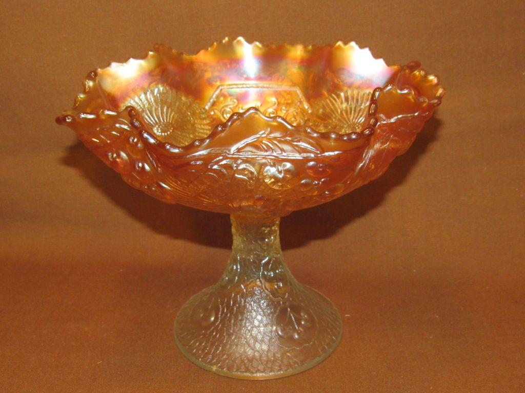 Pedestal dish