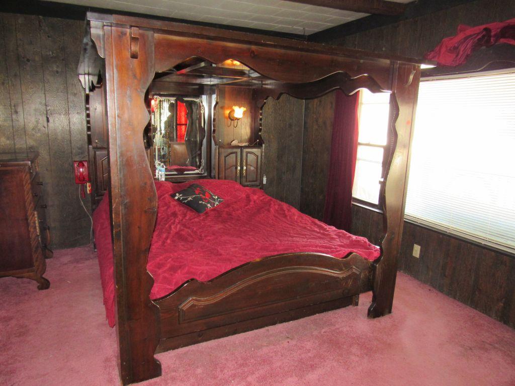 King size bed