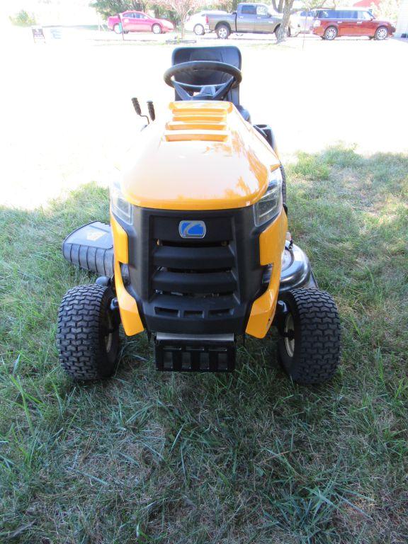 2019 Cub Cadet riding lawn mower