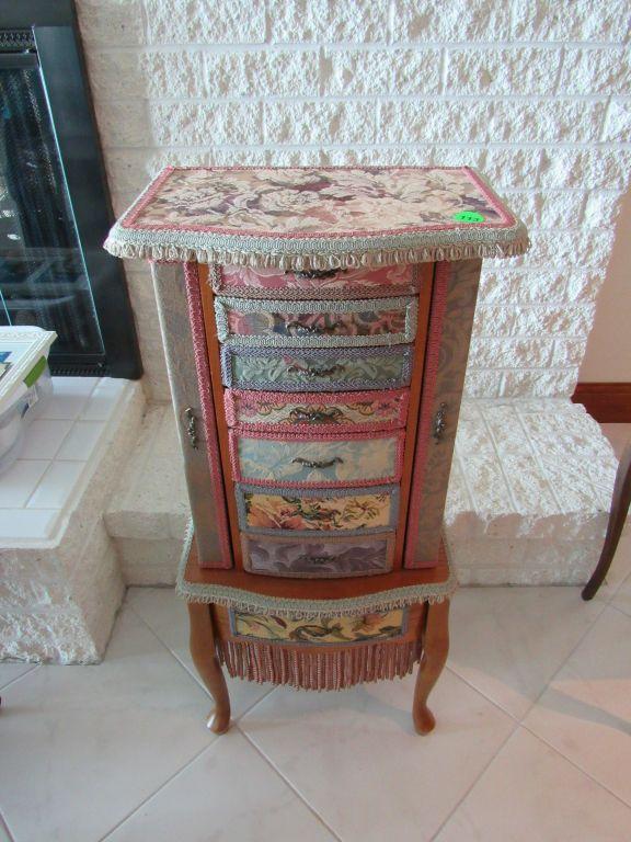 Large jewelry box