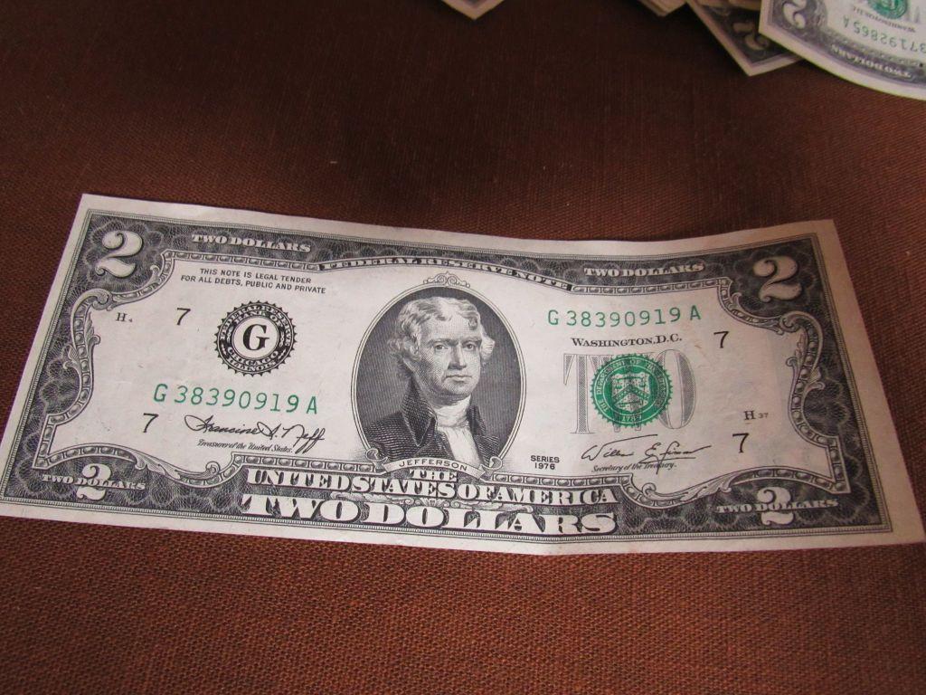 2-dollar bills
