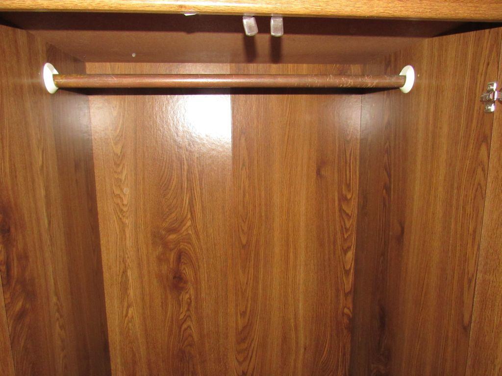 Wardrobe cabinet