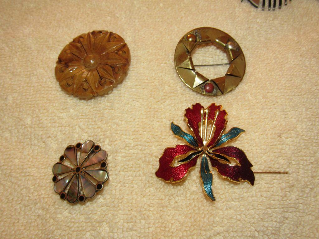 Broaches