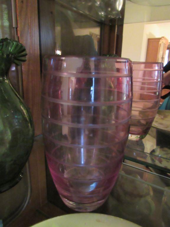 Assorted glass and other decorative pieces