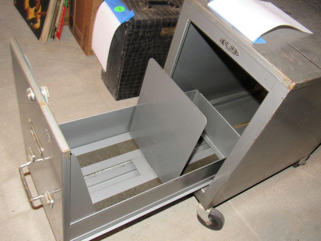 Rolling file cabinet