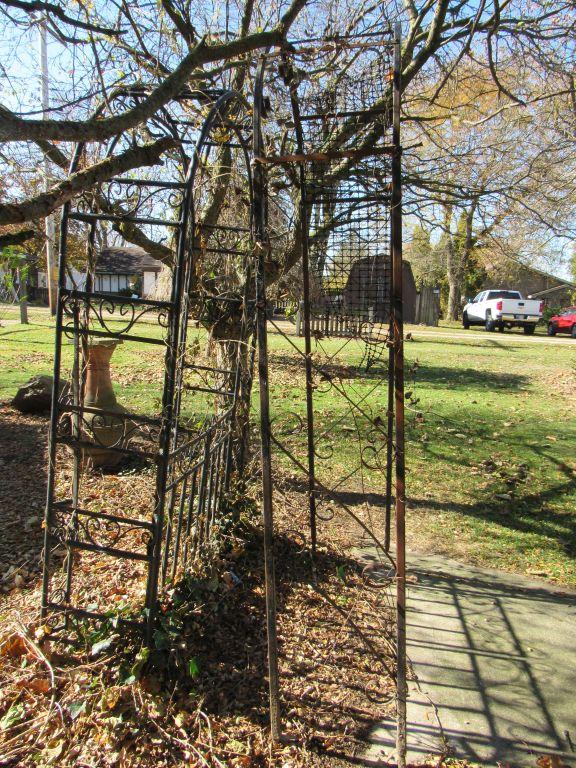 2 trellises