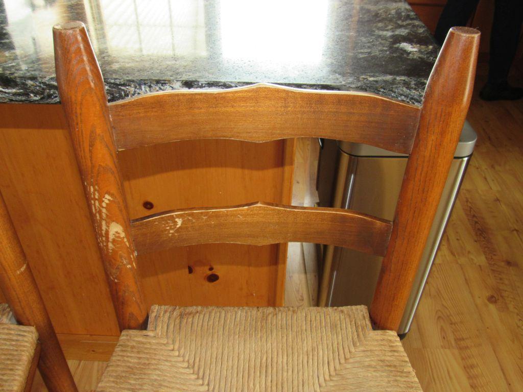 3 countertop stools