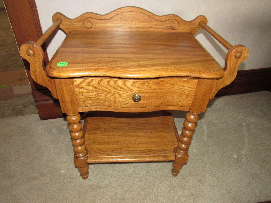 Accent table